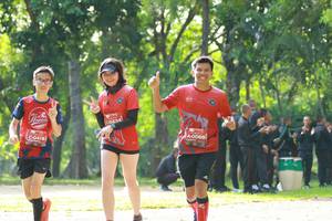 BIB: 0434, 0418, 0088
                            <button type="button" onclick="openModal(5123847)" class="btn btn-primary btn-sm float-right btn-popup" data-toggle="modal" data-target=".modal-high-quality">
                        <i class="fas fa-shopping-cart"></i> Add to Cart
                    </button>
                                            <button type="button" onclick="isThisMe(5123847, true)" class="btn btn-success btn-sm float-right btn-popup btn-isme hidden" data-toggle="tooltip" data-placement="bottom" title="นี่คือรูปของคุณใช่ไหม คลิกที่นี่เพื่อเอาเข้าอัลบั้ม">
                        <i class="fas fa-plus"></i> Add to album
                    </button>
                    <button type="button" onclick="isThisMe(5123847, false)" class="btn btn-warning btn-sm float-right btn-popup btn-isnotme hidden">
                        <i class="fas fa-ban"></i> Remove from album
                    </button>